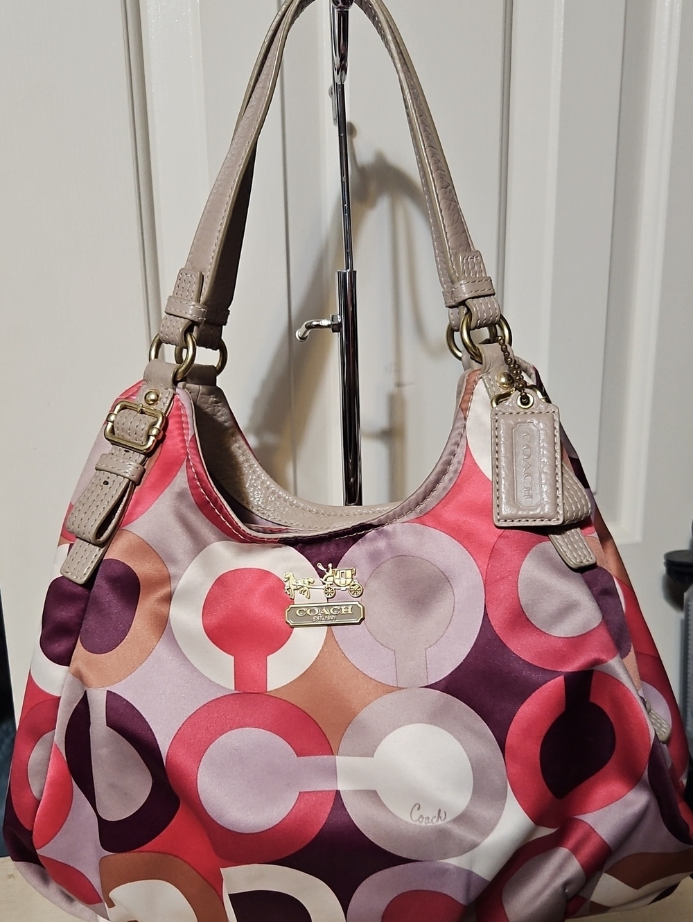 Coach EUC Maggie Op Art Multi Color Print Shoulder Bag